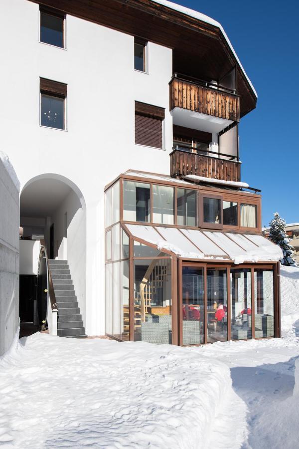 Agrimonia - 5,5-Zi Duplex Wohnung bis 9 Personen mit eigenem Garten Davos Exterior foto