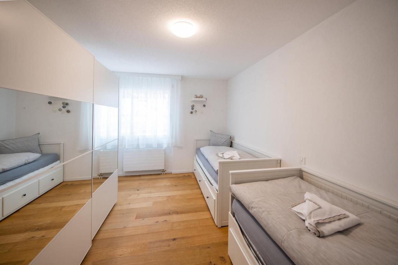 Agrimonia - 5,5-Zi Duplex Wohnung bis 9 Personen mit eigenem Garten Davos Exterior foto