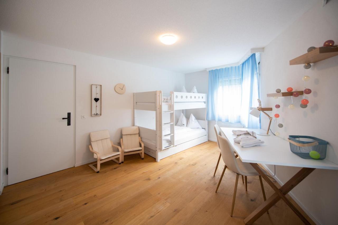 Agrimonia - 5,5-Zi Duplex Wohnung bis 9 Personen mit eigenem Garten Davos Exterior foto