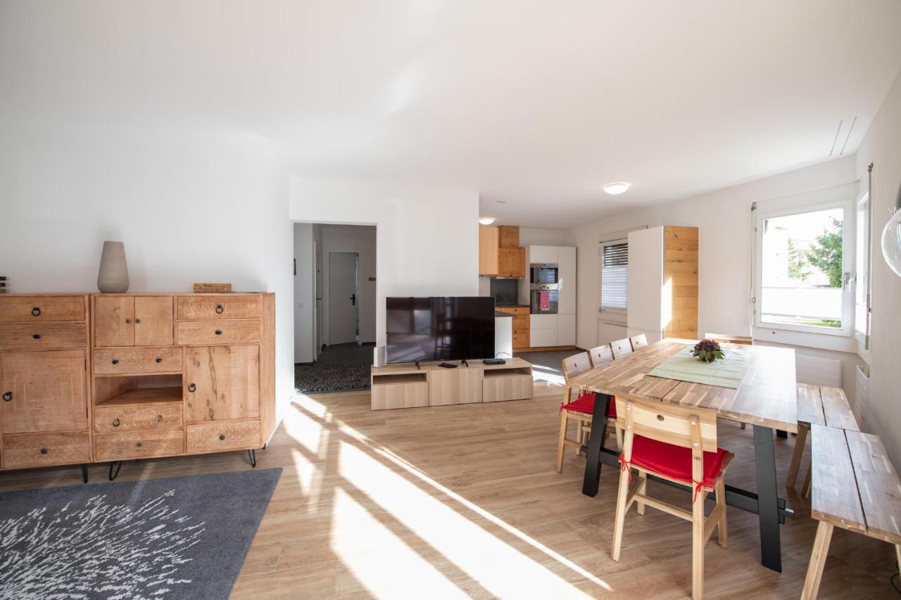 Agrimonia - 5,5-Zi Duplex Wohnung bis 9 Personen mit eigenem Garten Davos Exterior foto