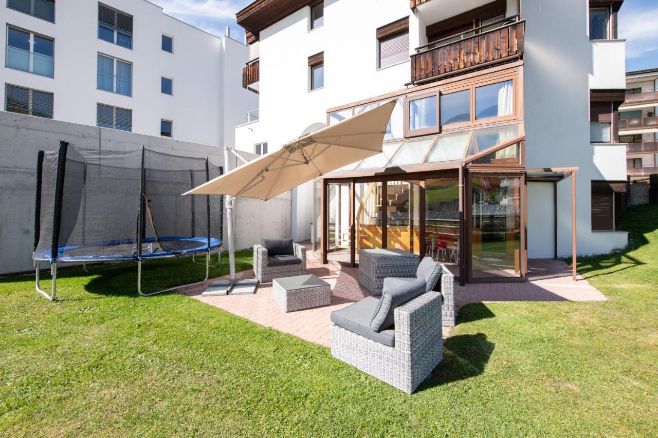Agrimonia - 5,5-Zi Duplex Wohnung bis 9 Personen mit eigenem Garten Davos Exterior foto