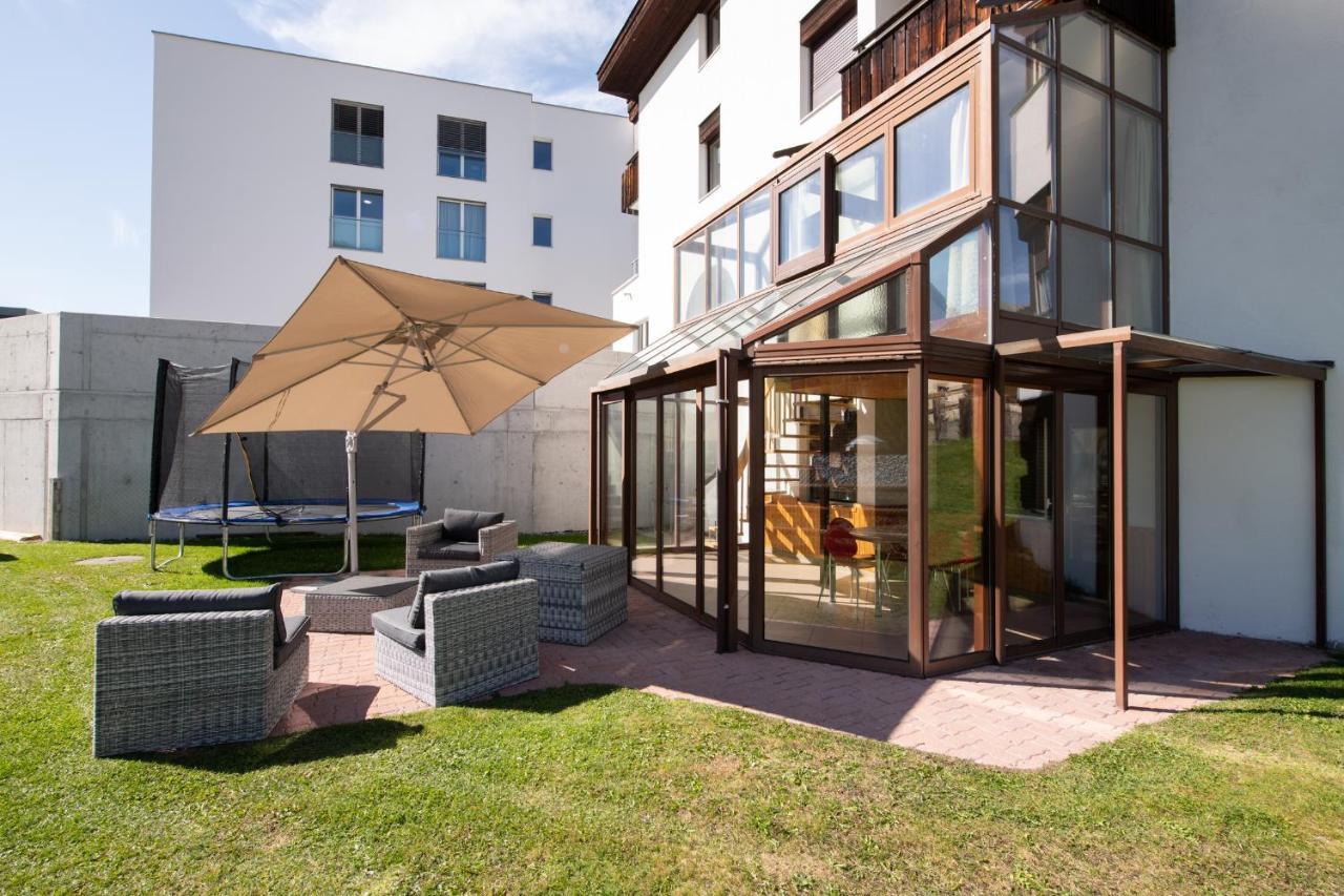 Agrimonia - 5,5-Zi Duplex Wohnung bis 9 Personen mit eigenem Garten Davos Exterior foto