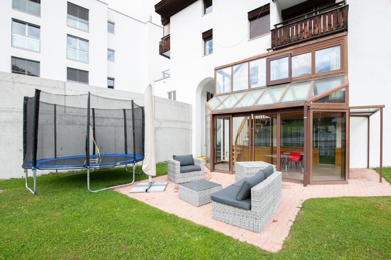 Agrimonia - 5,5-Zi Duplex Wohnung bis 9 Personen mit eigenem Garten Davos Exterior foto